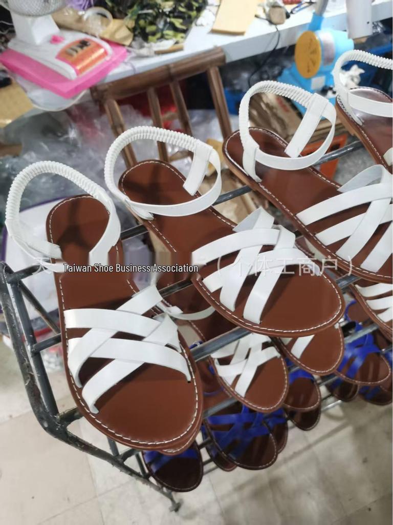 2024 Summer Plus Size Women's Fashion Flat Roman Sandals