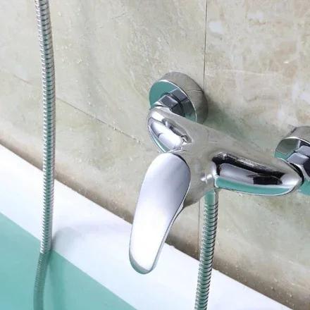 Bathroom Mixer Faucet Wall Mounted Shower Faucets Single Handle Hot and Cold Water Tap Household Chrome Bathroom Faucets