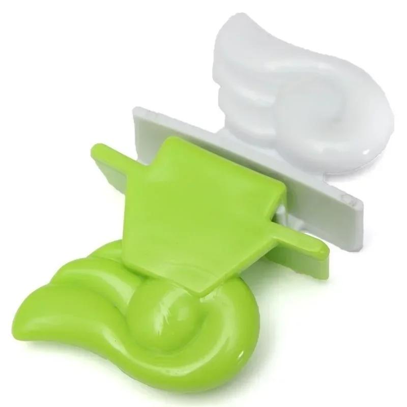 1Pcs Portable Hygienic Toilet Seat Lifter Toilet Seat Lift Handle for Easy Use (Random Colors) Bathroom Accessories