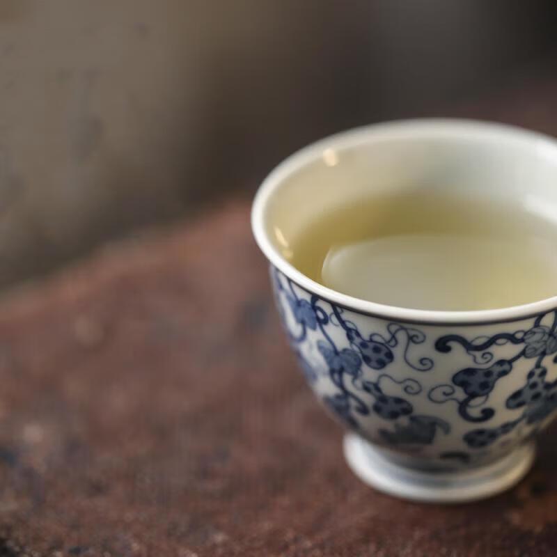 Yunyan Hand-Painted Blue & White Ceramic Master Teacup