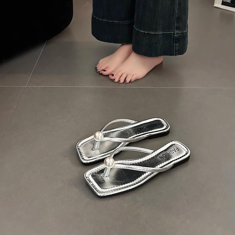 New Seaside Beach Shoes Korean Version of Women's Summer Fashion Flat Bottom Simple Solid Color Pearl Toe Flip-flops Shoes Versatile