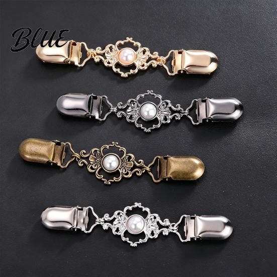 Dress Embellishment Clips Vintage Faux Pearl Sweater Clip Hold Cardigan Together Cincher Clip Clothing Decorative Buckle for Shawl Cloak,