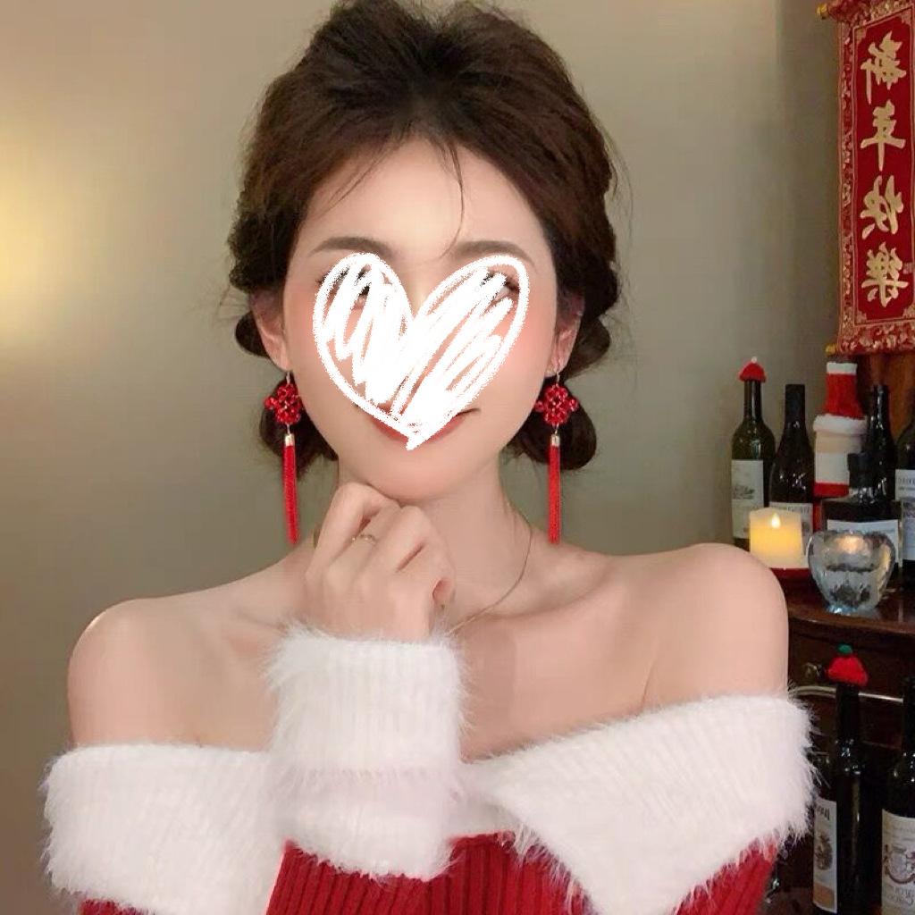Chinese New Year s red Chinese knot fringed earrings women s retro long Chinese New Year stud earrings ins earrings