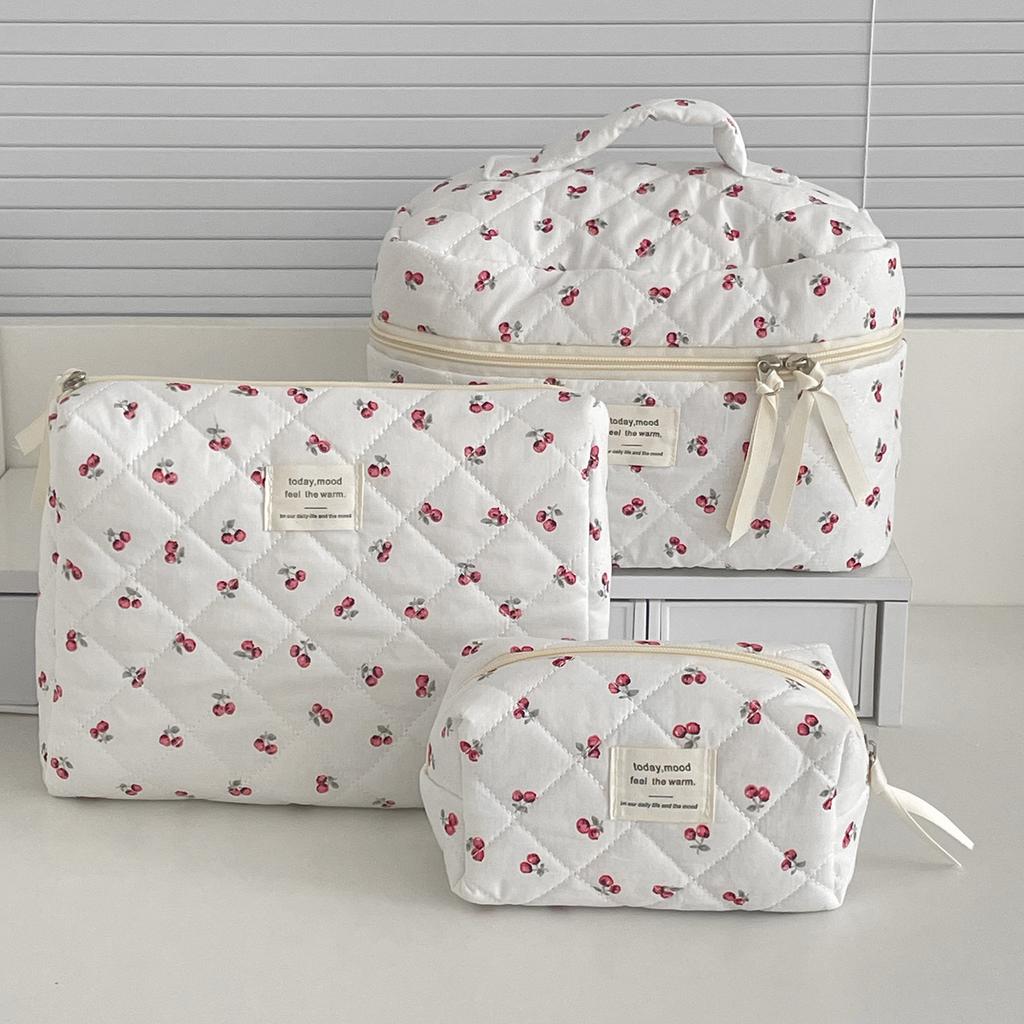 Cherry Makeup Bag Women's Cosmetic Bags Portable Cute Cosmetic Travel Storage Pouch Handbag Cotton Quilted Zipper Purse