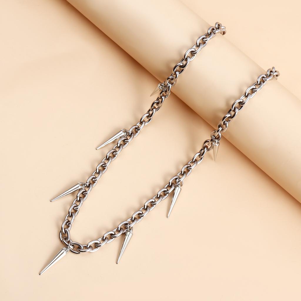 Trendy Punk Hip Hop Tassel Rivet Necklace Design Clavicle Chain Versatile Necklace