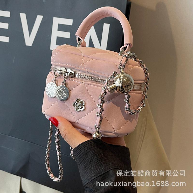 This Year, the Popular Small Bag Women's 2025 New Diamond Chain Temperament Mini Simple Small Fragrant Cross Shoulder Bag