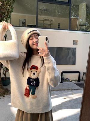 Soft & Stylish Bear Sweater - Women's Autumn/Winter 2025, Korean Loose Knit Pullover