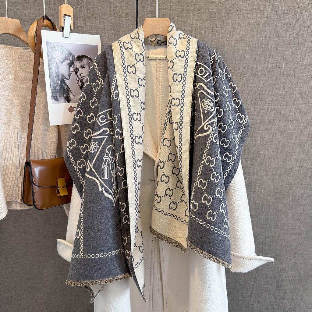 Autumn and winter double C pattern jacquard scarf personalized exquisite portrait badge scarf thickened warm long shawl