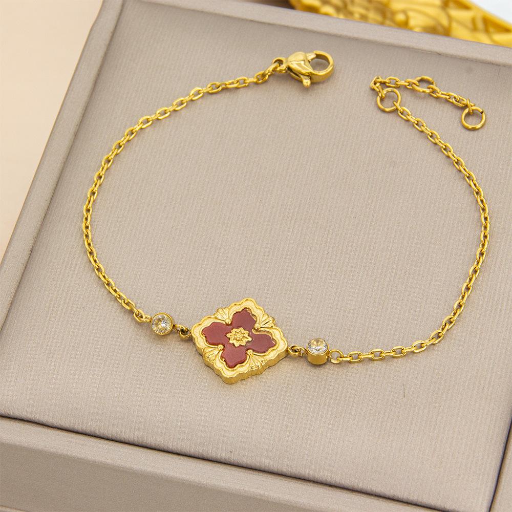 Four Leaf Clover Bracelet Women Vintage Natural White Mother-Of-Pearl Triple Flower Titanium Bracelet