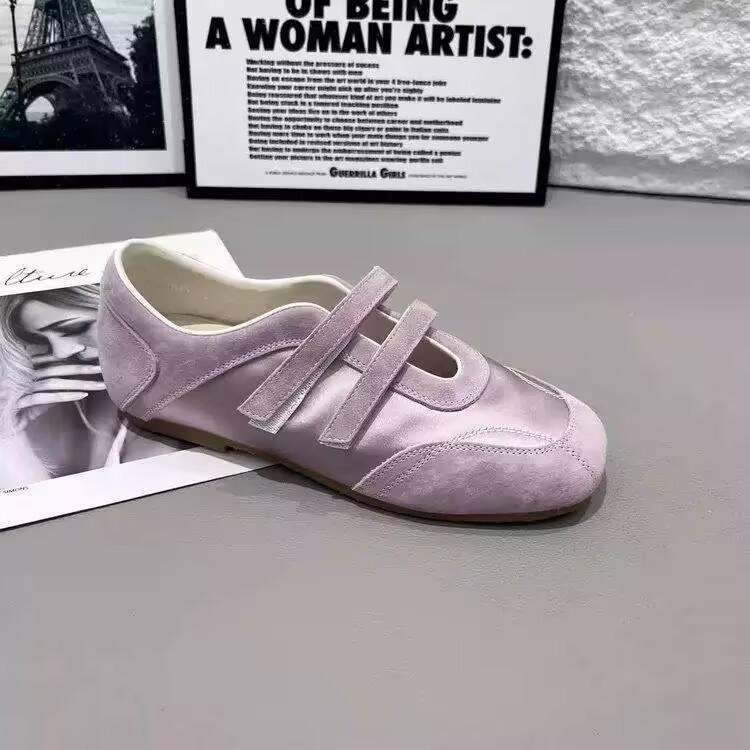 Retro word belt women's spring and summer new niche design Velcro fashion versatile Mary Jane shoes