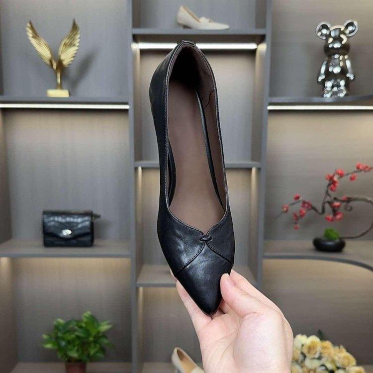 Scarpe a tacco alto stiletto con abbinamento di colori in stile retrò francese, nuove per l'autunno, con scollo a V, superficie morbida, scarpe singole eleganti