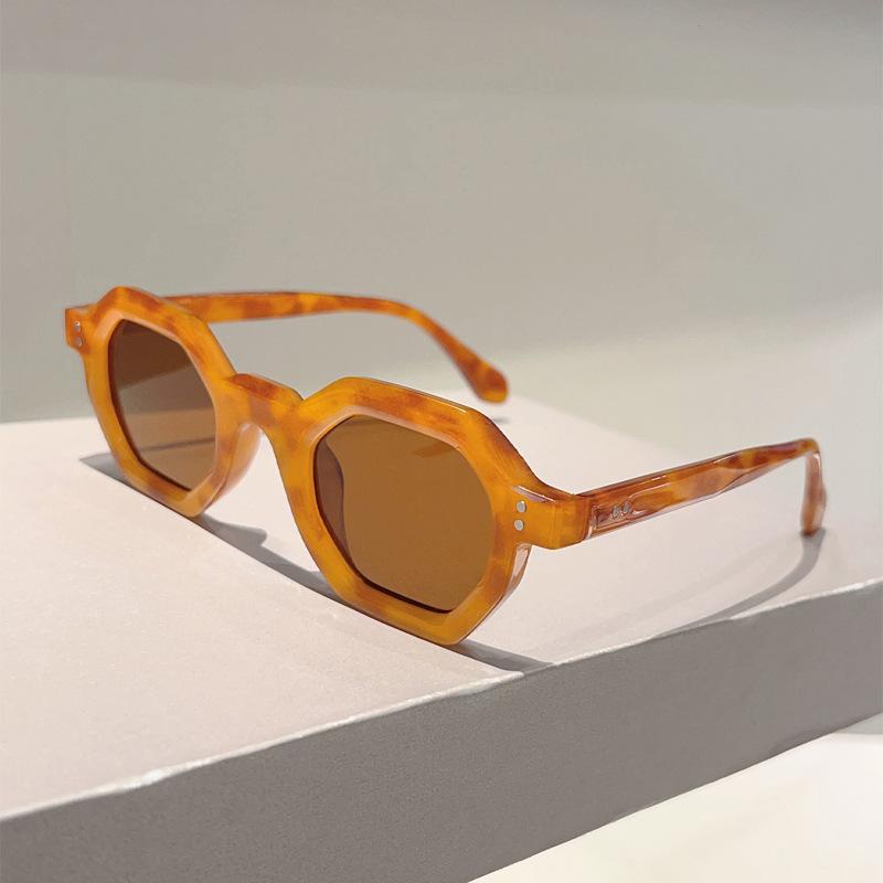 Vintage Small Frame Polygon Square Sunglasses Women For Men Luxury Brand Designer Trendy Punk Shades Ladies Rivet Sun Glasses