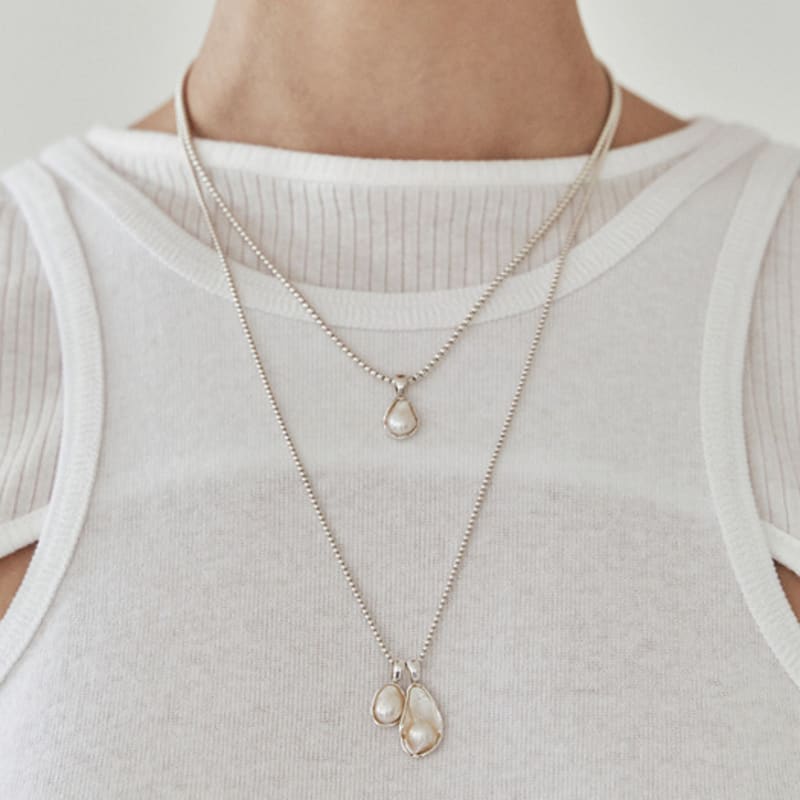 Dewy Desert Persona Pearl Pendant Necklace