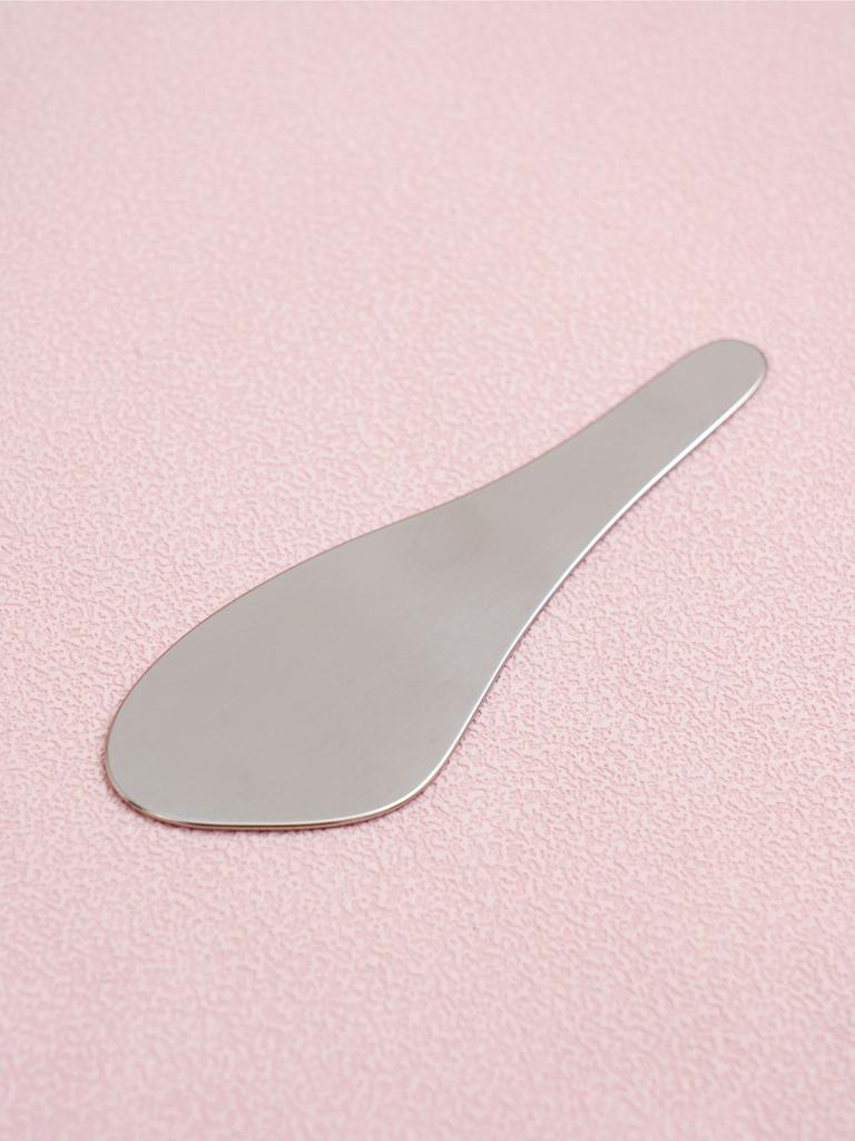 Curved Makeup Spatula for Foundation & Cream Application