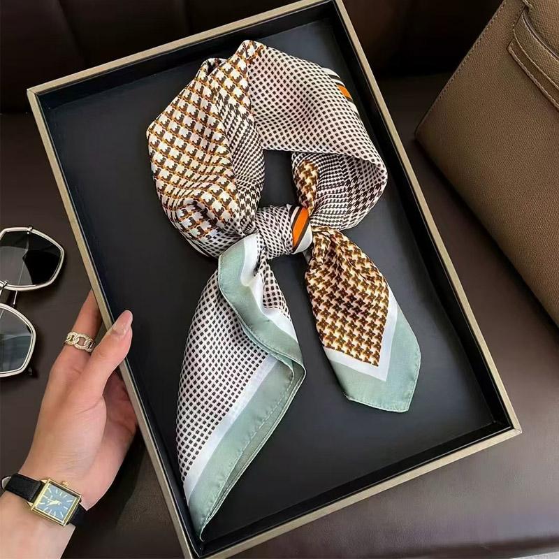 New Luxury Silk Scarfs Square Scarf Korean Fashion Kerchief Popular Silk Scarves Bandanna Wraps Scarf Decoration Shawl 70*70Cm
