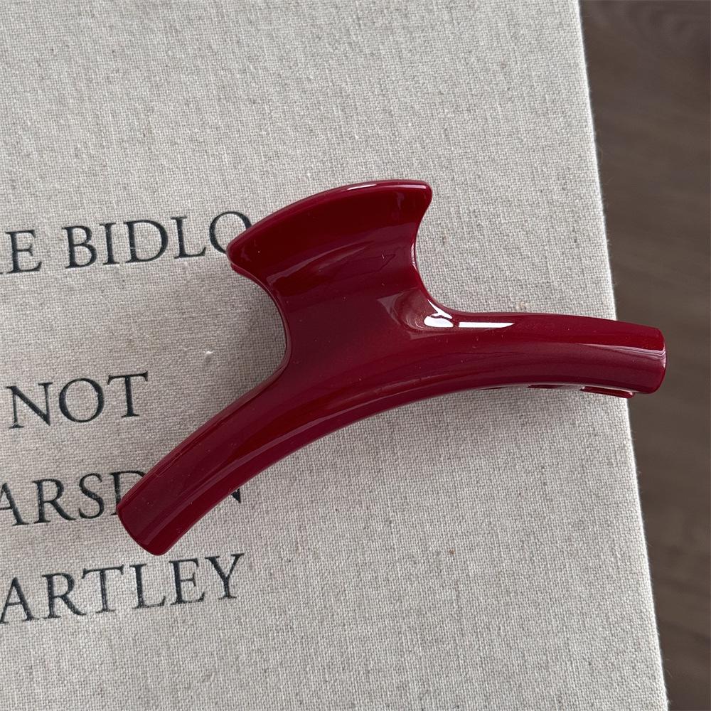 Gold Red Festive Claw Clip: Flashy Hair Accessory for New Year