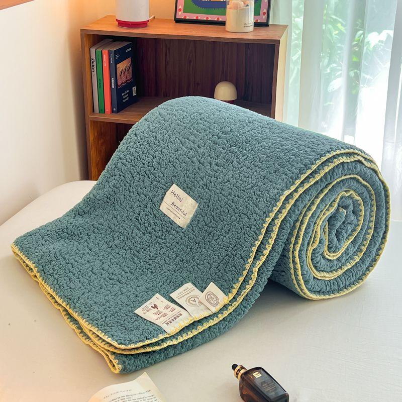Shell-Edge Appliqué Bubble Fleece Blanket - Half-Plush Classroom & Office Throw