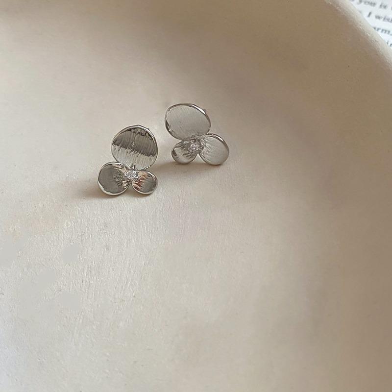 New silver needle zircon flower metal stud earrings exquisite daily versatile earrings niche design earrings women