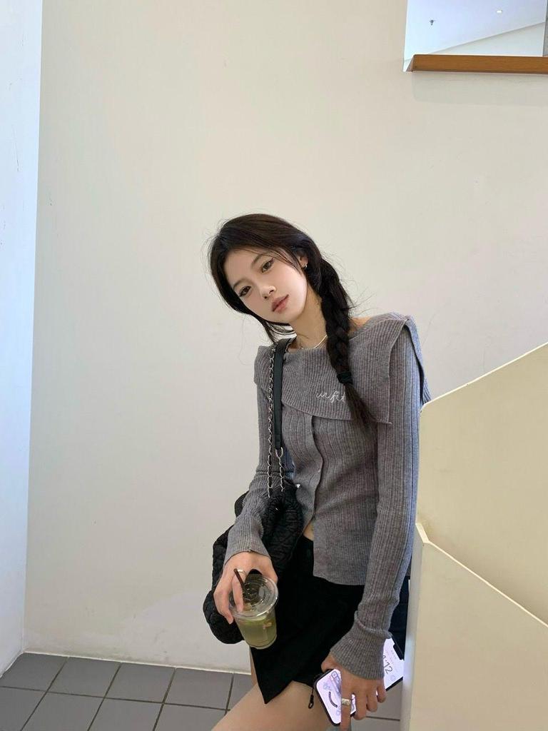 Korean Chic One-Shoulder Long-Sleeve Knit Top - Autumn/Winter Elegant Design for Women