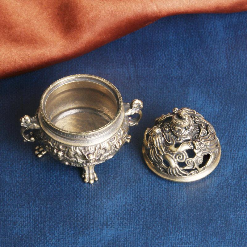 Vintage Brass Xianglong Desktop Ornament Relief Dragon Pattern Double Ears Four Legs Sandalwood Incense Burner Ol