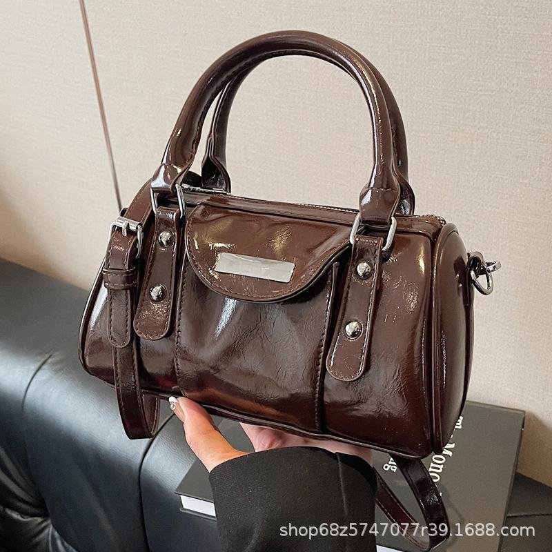 Super Hot Small Bag Women's Autumn and Winter 2025 New Women's One-shoulder Crossbody Pillowcase Is a Versatile Hand-held Work Bag