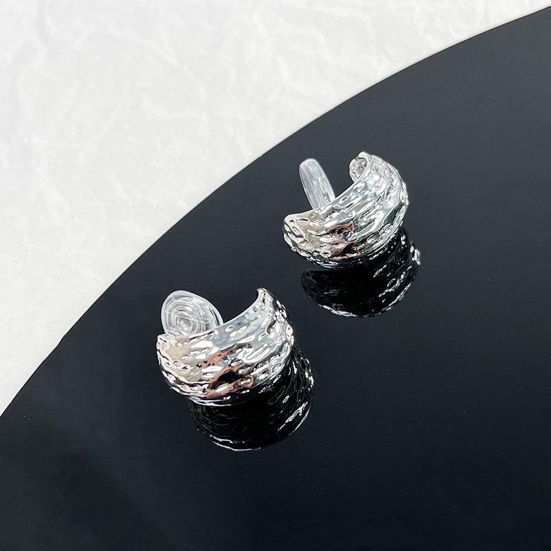 Korean Style Retro Pearl Ear Clip for Women - Mosquito Coil Holder, No Piercing, High-End, Fashionable and Versatile Luxury Earrings