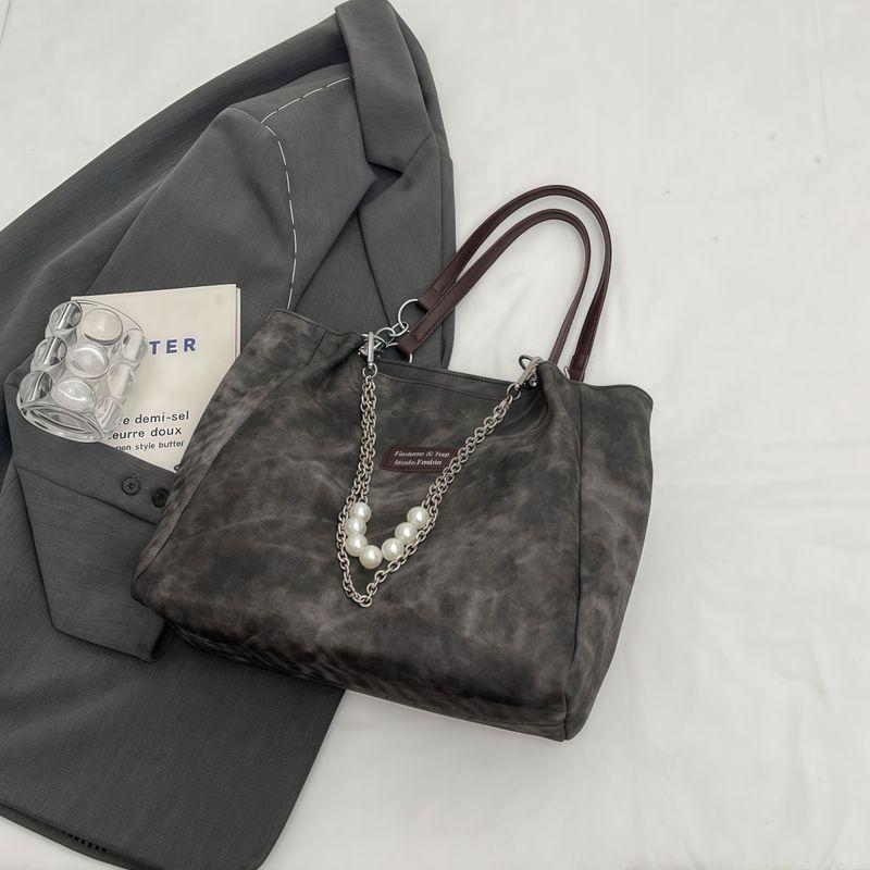 

Swiss Totu Import Student Bag for Class 2025 New Arrival Minimalist Fashion All-Match Large Capacity Commuter Tote Black without ornaments