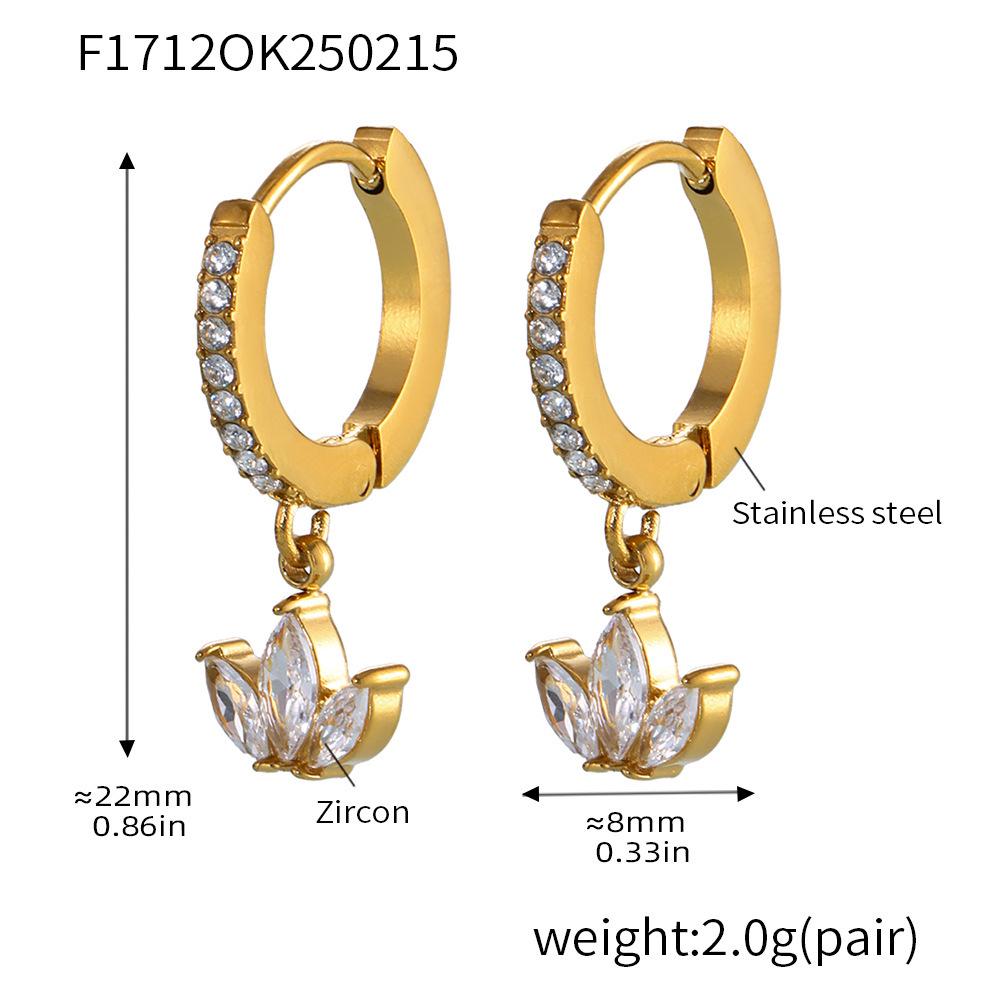Qiong Yao 18K Gold PVD Plated Four-Leaf Clover Zircon Stud Earrings with Stainless Steel and Diamond Micro-inlay