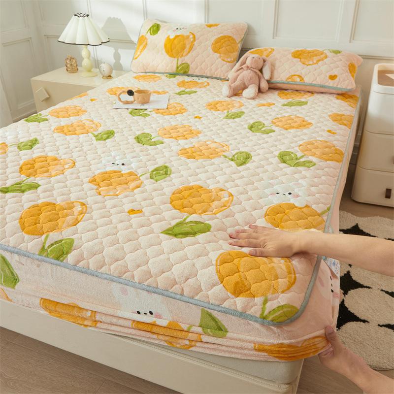 Mother-and-baby Milk Velvet Padded Bedspread with Cotton Padded Single and Double Simmons Bedspread Mattress Protective Cover