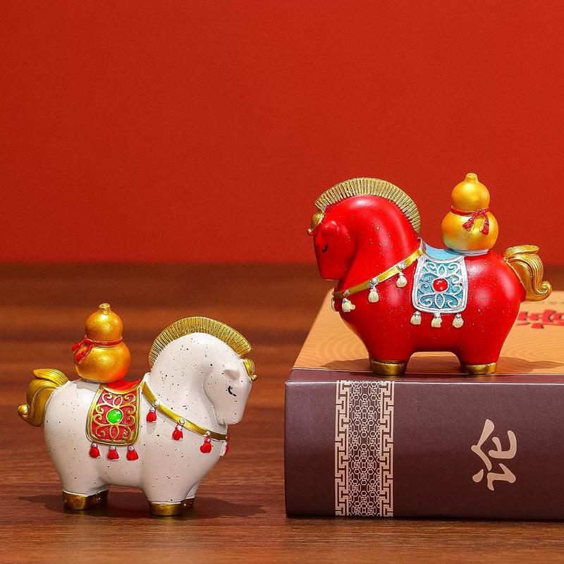 1Pc Gift Ornament Creativity Horse Ornament Souvenir Gift Resin Ornament Festival Gift Mascot Home Decor