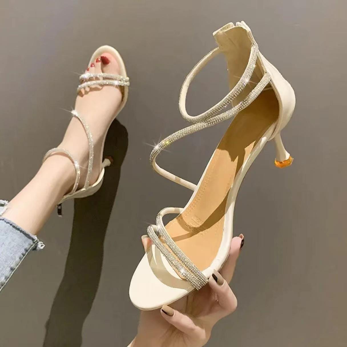 

Одно слово с римскими сандалиями женские популярные пряжки новые туфли на высоком каблуке со стразами фея ветер шпилька высокий каблук женские летние сандалии 34