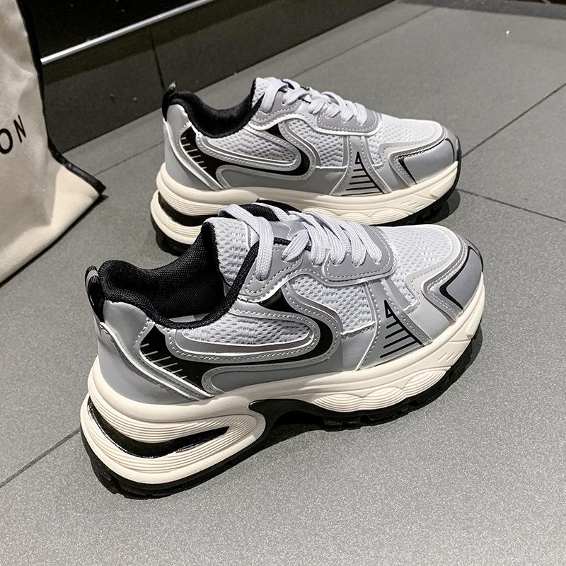 Super soft 2025 new thick-soled retro casual dad shoes versatile sports shoes popular running European station ins tide
