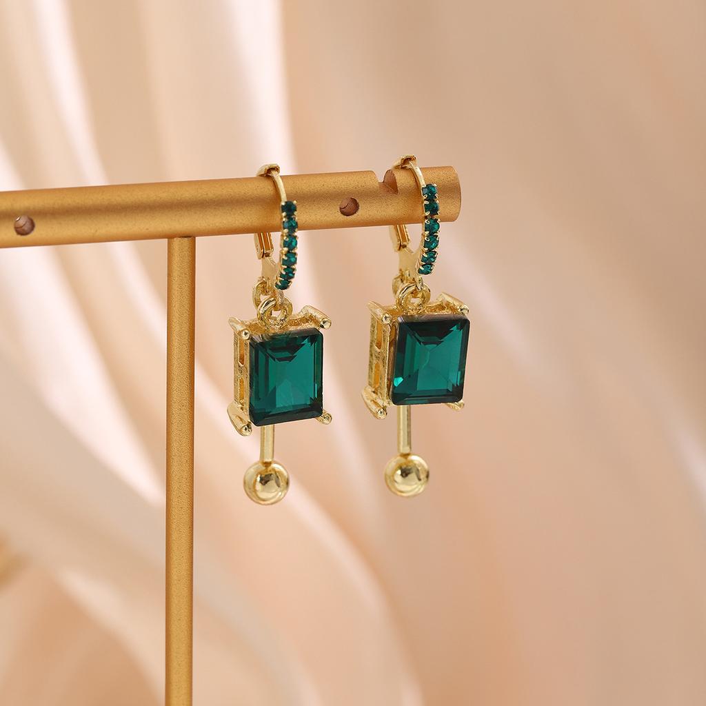 French Light Luxury Emerald Square Diamond Ear Buckle Temperament Fashion Fringed Diamond Earrings Exquisite High-End Niche Earrings