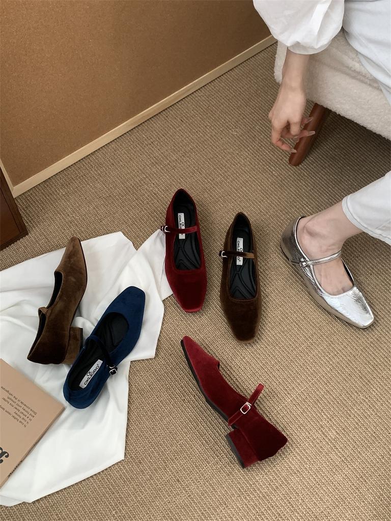 Design Sense Niche One-word Buckle Shallow Mouth Single Shoes Women's 2025 New Late Evening Breeze with Skirt Mary Jane Grandma Shoes