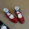 Wersja z owczej skóry~ retro okrągły nosek czerwone pojedyncze buty damskie płytkie wsuwane z paskiem z wygrawerowanymi małymi skórzanymi butami płaskie buty Mary Jane