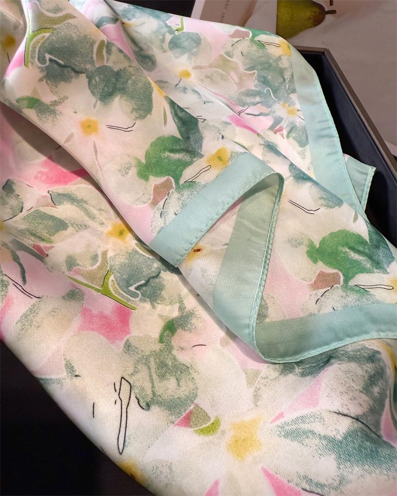 Luxury New Design Satin Print Scarf Women Scarves Bandana Hijab Neckerchief Shawl Kerchief Hair Band Foulard Lady