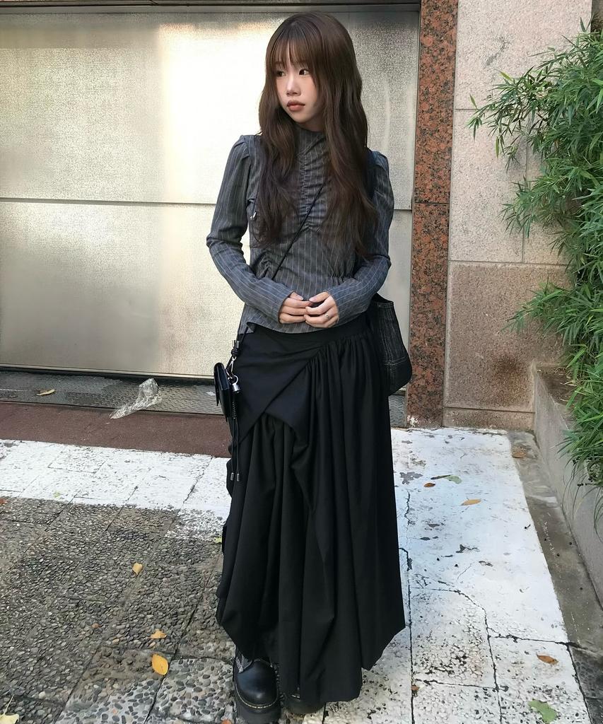 Peulleeoeob Asymmetrical Draped Layered Long Skirt (Fl-256_Black)