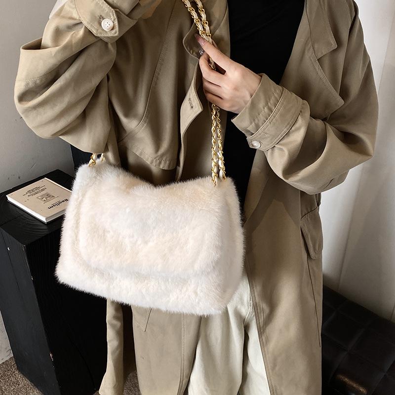 2025 Autumn and Winter New Fashionable Versatile Chain Bag Niche Design Plush Bag Large Capacity Underarm Bag Fluffy Bag