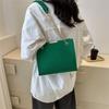 Elegant Casual Commuter Crossbody Bag 2023 Spring New Simple Chain Tote For Women