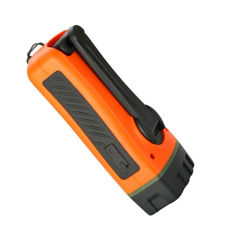 3 In 1 Emergency Charger Flashlight Hand Crank Powered FM Radio Charger LED Flashlight Power Bank for Cellphone
