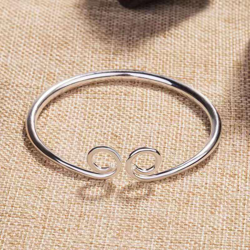 Brățară Stea Placată cu Argint de Ziua Îndrăgostiților pentru Femei - Cadou Trendy în Stil Douyin pentru Cea Mai Bună Prietenă