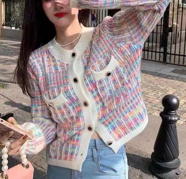 2025 Autumn New Loose Rainbow Sweater Cardigan Female Korean Version Temperament Small Fragrant Style Knitted Cardigan Jacket Female