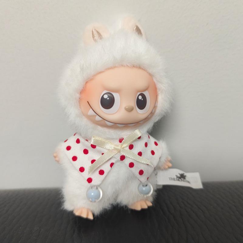 

Тільки одяг: 4.0 Heart Code Mini Labubu В горошок Нагрудник Лялька Вбрання, Заміна 4-го Покоління. 4th Generation Without Doll