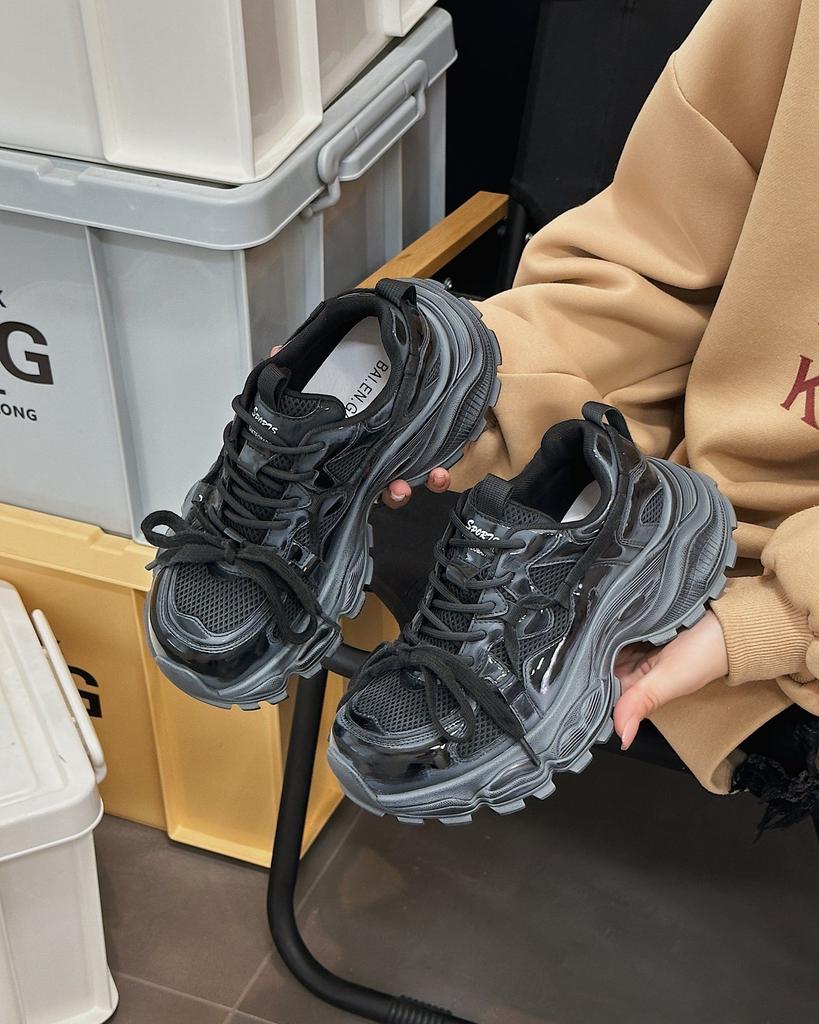 Thick-soled inner height-increasing dad shoes for women 2025 autumn new retro polish and old versatile explosive sports and leisure shoes