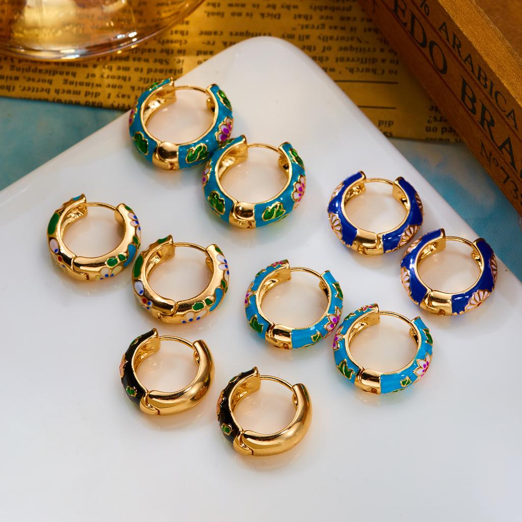 Vintage Colorful Enamel Daisy Chunky Hoop Earrings Gold Flower Circle Huggie Earrings For Women Party Jewelry