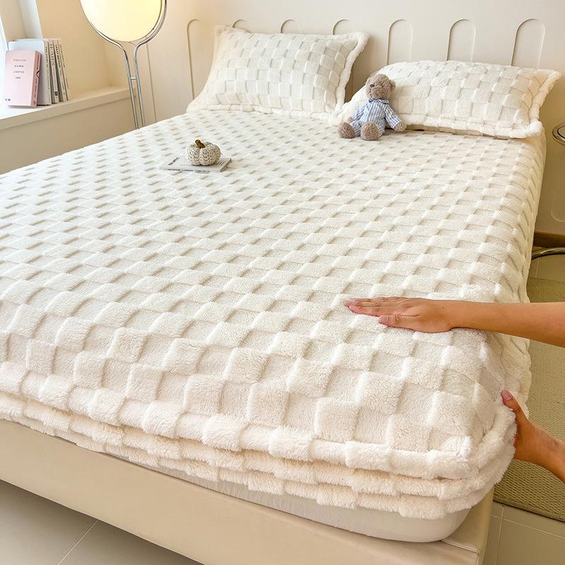 Modern Home Embossed Mattress Protector Bed Sheet Pillowcase Set Antiallergic Thickened Mattress Cover Grid-shaped Bed Cover