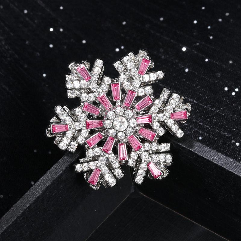 Rotatable Crystal Snowflake Brooch - Women's Elegant Corsage Accessory