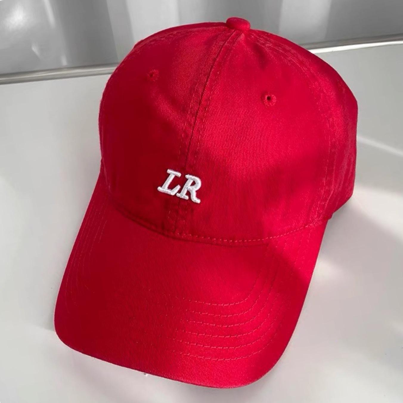 

Бейсболка с вышивкой букв для женщин на весну и лето, новая повседневная и универсальная кепка-утка, подчеркивающая маленький овал лица, для мужчин Adjustable