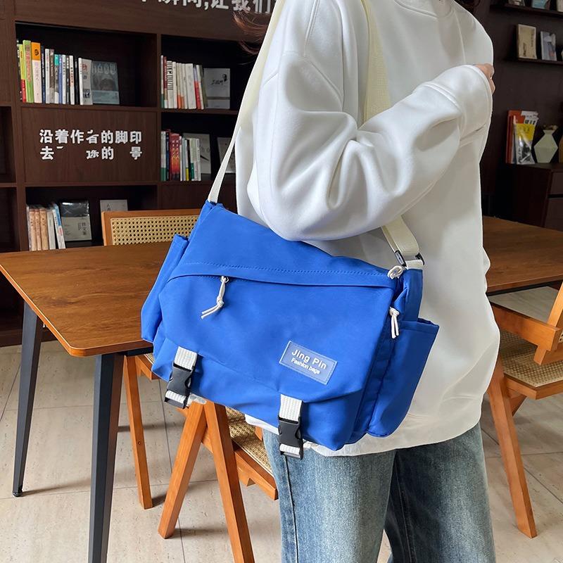 Delivery, Harajuku large-capacity messenger bag female ins versatile student class mailman bag retro canvas bag bag