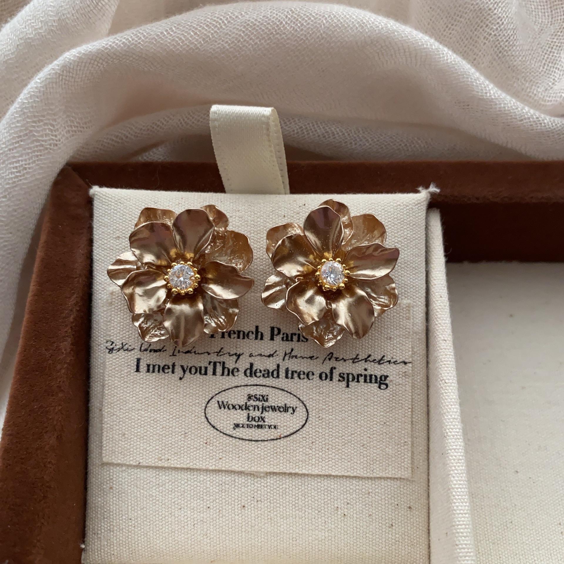 Flower Dripping Oil Zircon Stud Earrings Niche Fresh And Elegant Flower Stud Earrings Versatile Refined High-End Earrings